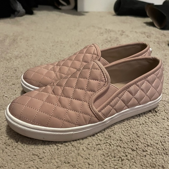 Steve Madden slip ons - Picture 4 of 5